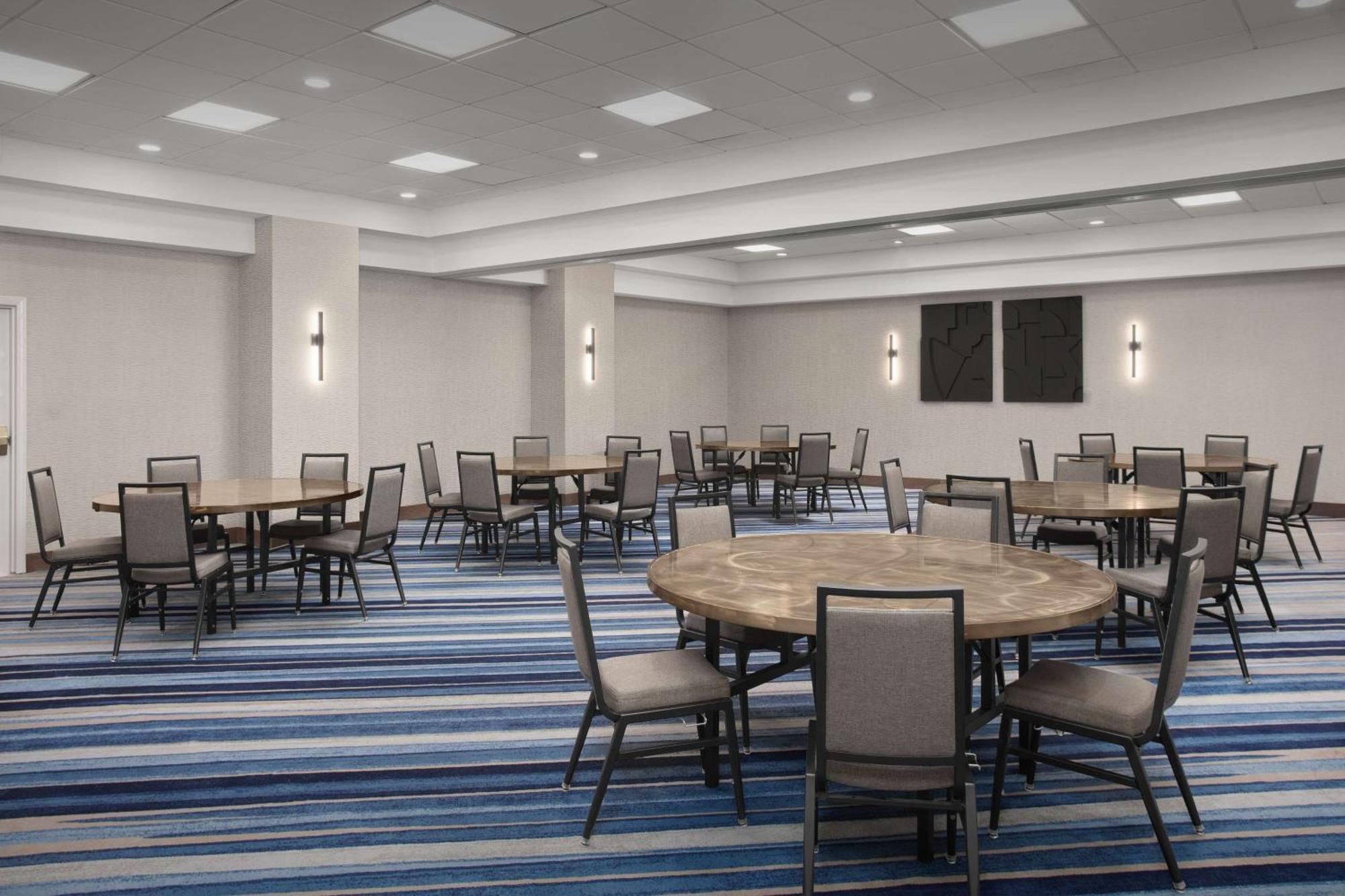 Embassy Suites By Hilton Dallas Near The Galleria Luaran gambar